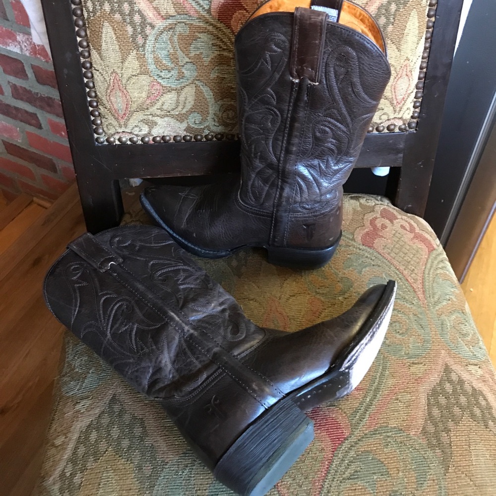 Frye women cowboy boots size 6.5 brown